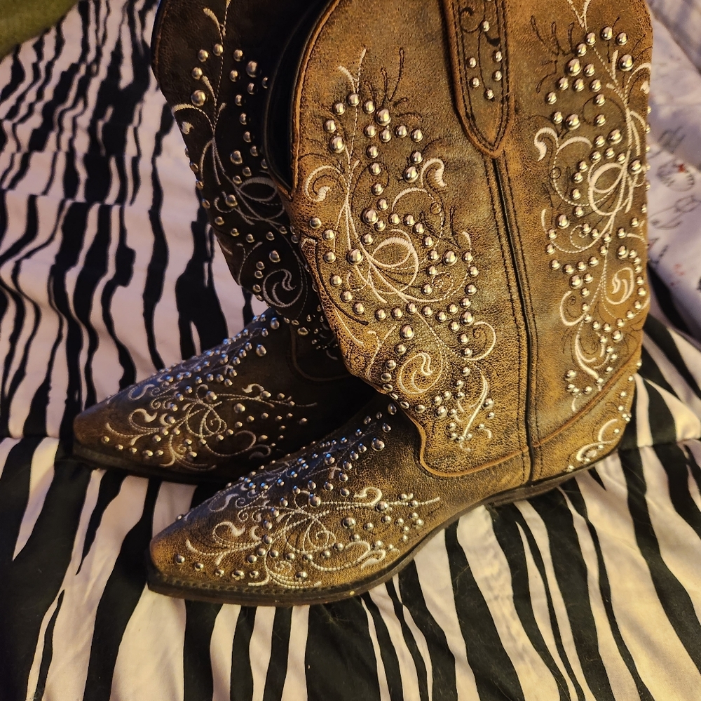 Women's cowboy boots